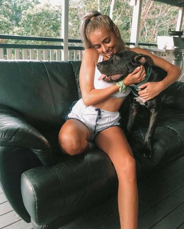 Девушки с песиками на фото