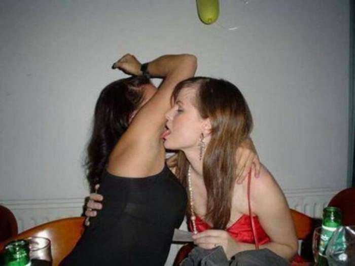 Очень странные девушки на просторах Интернета