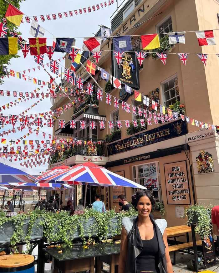 Падма Лакшми на откровенных фото