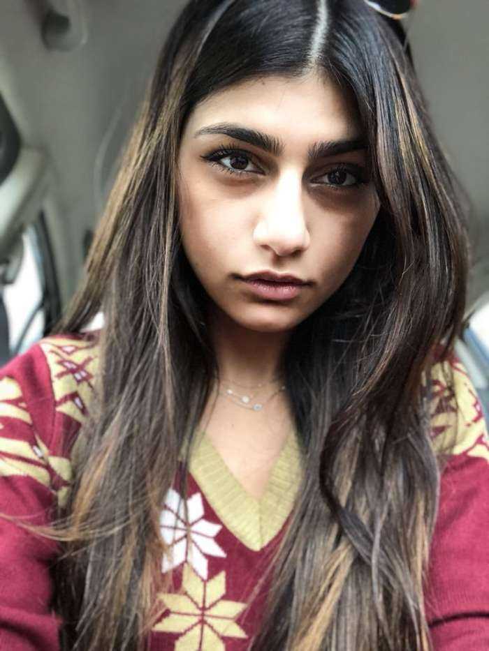 Миа Халифа на фото