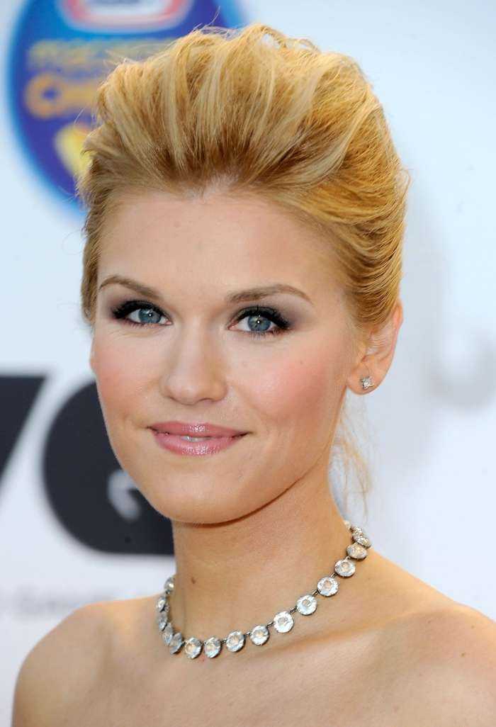 Эмили Роуз на фото