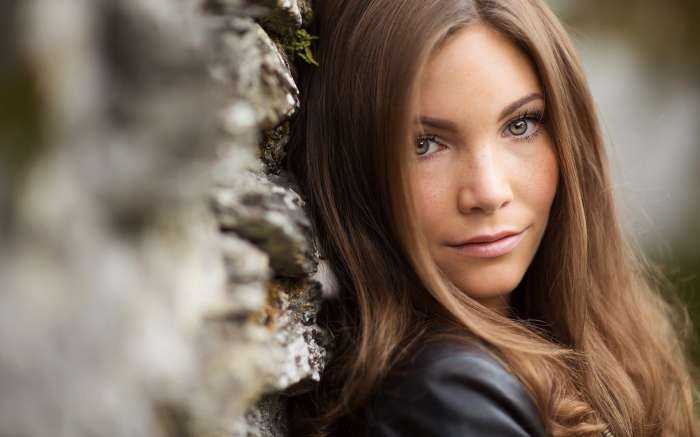 Девушки с естественной красотой на фото