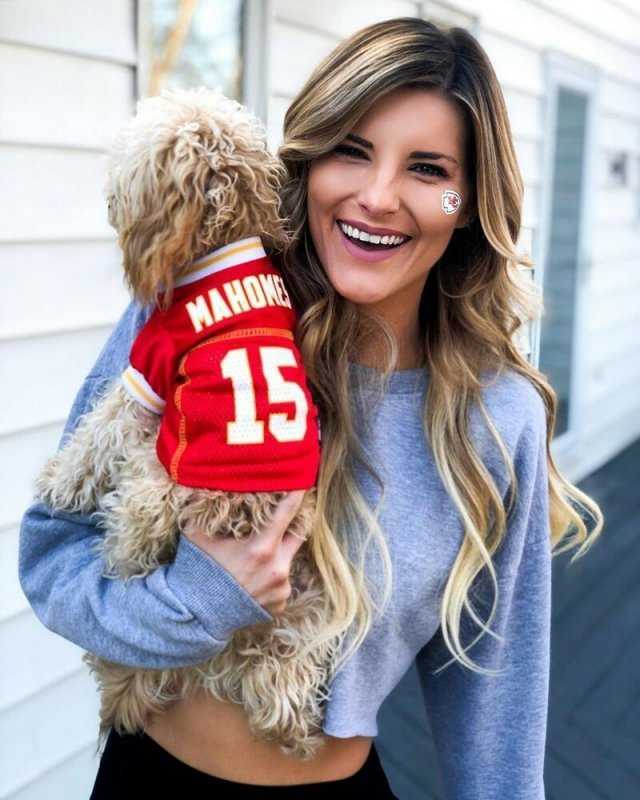 Девушки с песиками на фото