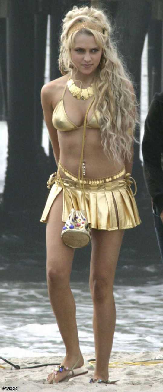 Тереза Палмер на фото