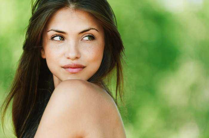 Девушки с естественной красотой на фото