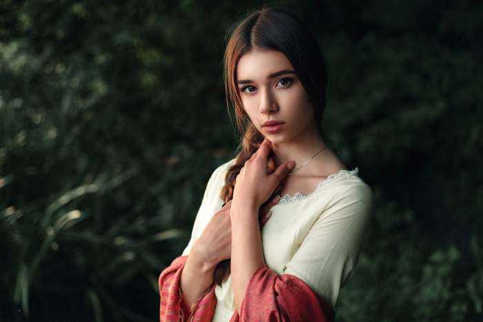 Девушки с естественной красотой на фото