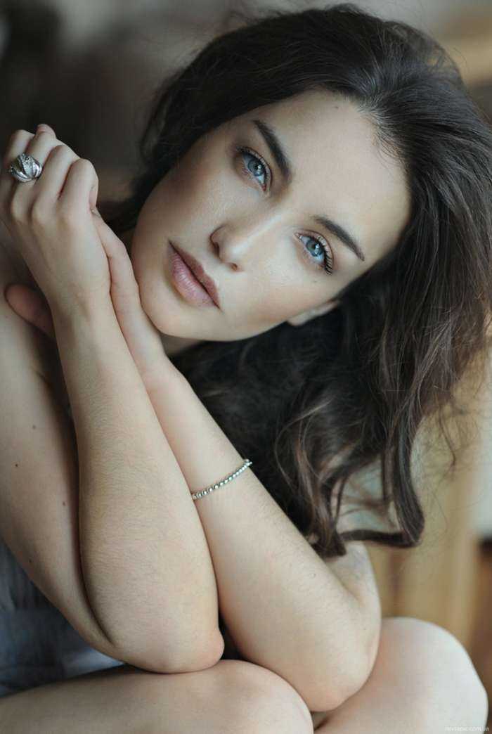 Девушки с естественной красотой на фото