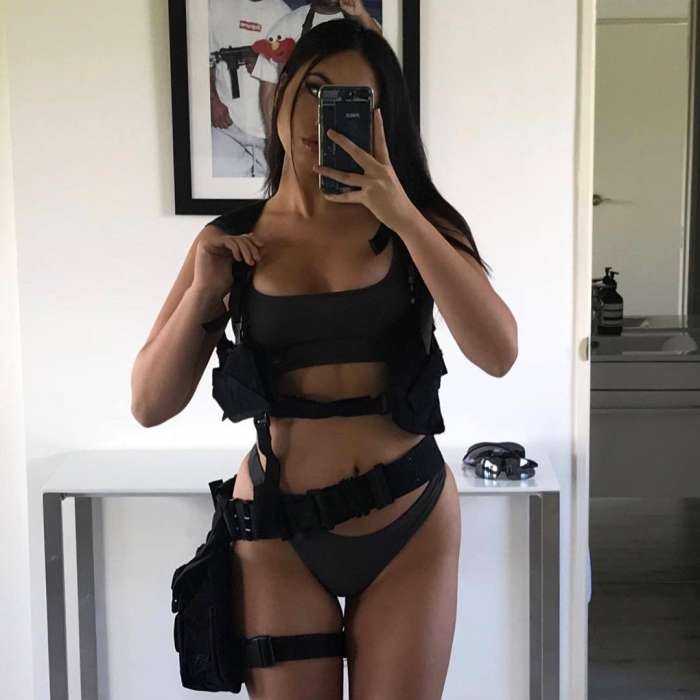 Шикарные красотки с оружием на фото