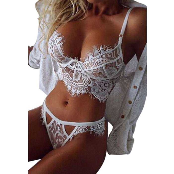 Девушки в кружевном белье на фото