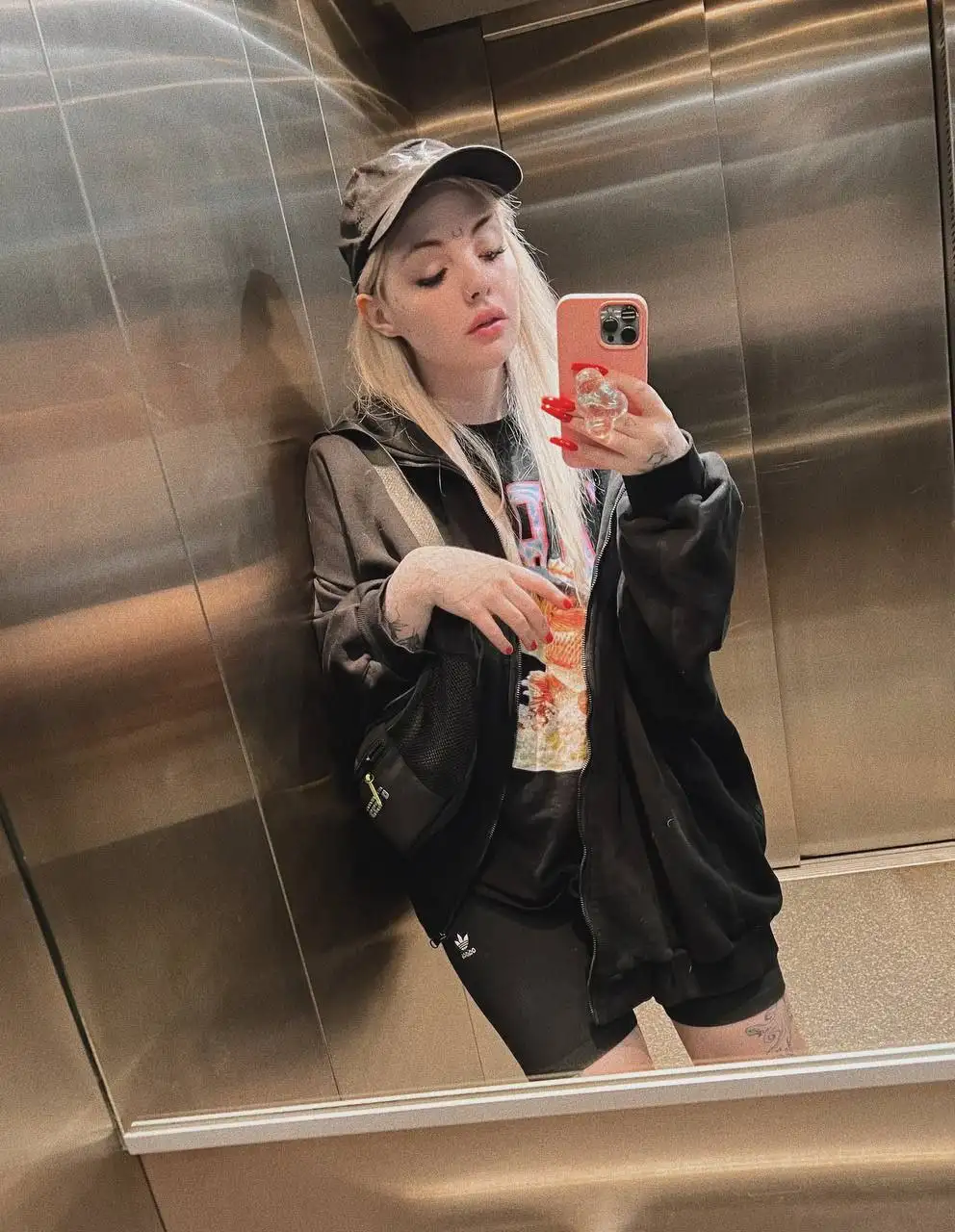 От скандалов до успеха: Фото тик-ток блогерши Дарьи Каплан