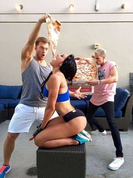 Забавные девушки