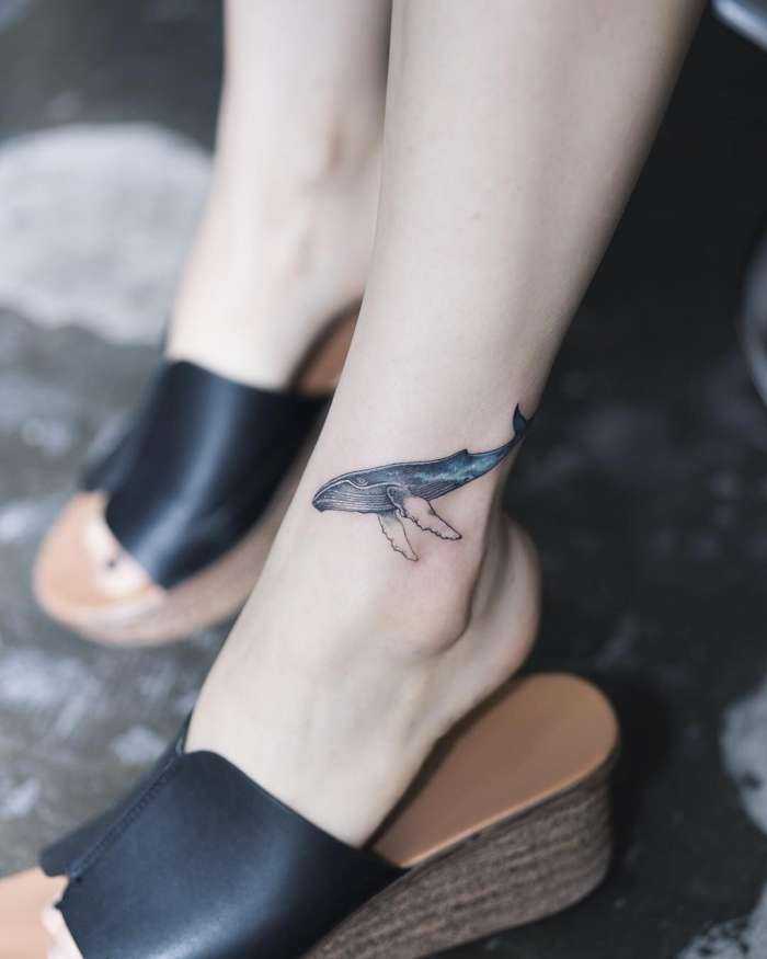 Татуировки на ногах у девушек на фото