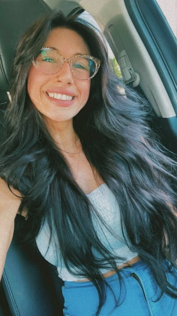 Девушки в очках на фото