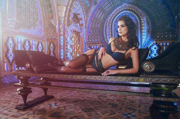 Красивые восточные девушки на фото