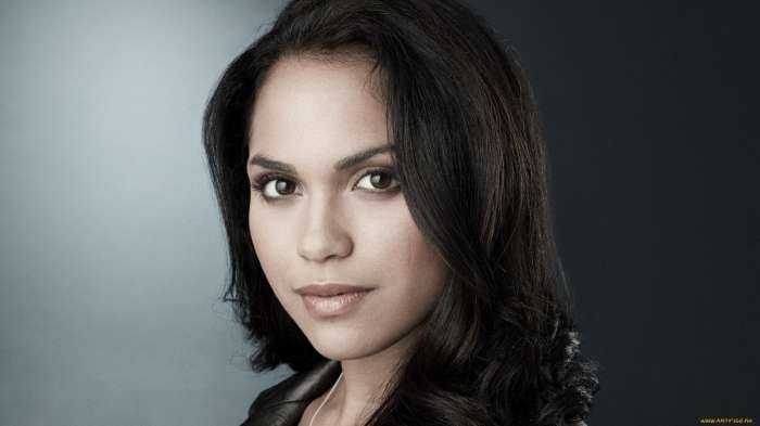 Моника Реймунд на фото