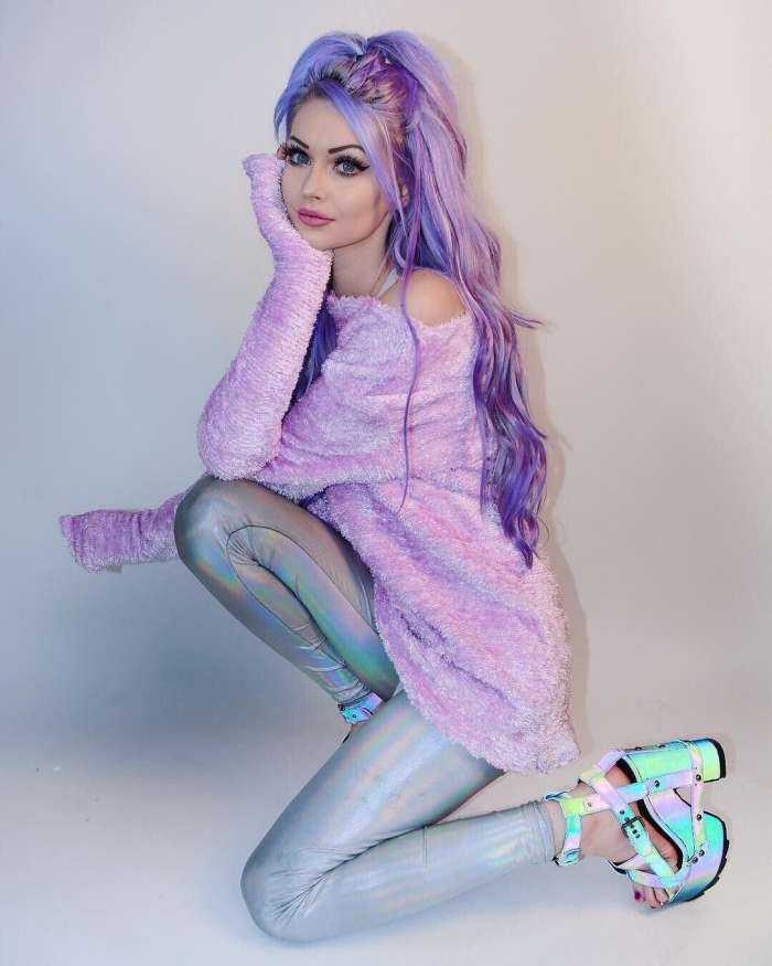 Девушки с цветными волосами на фото