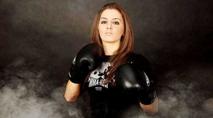 Красивые девушки бойцы на фото