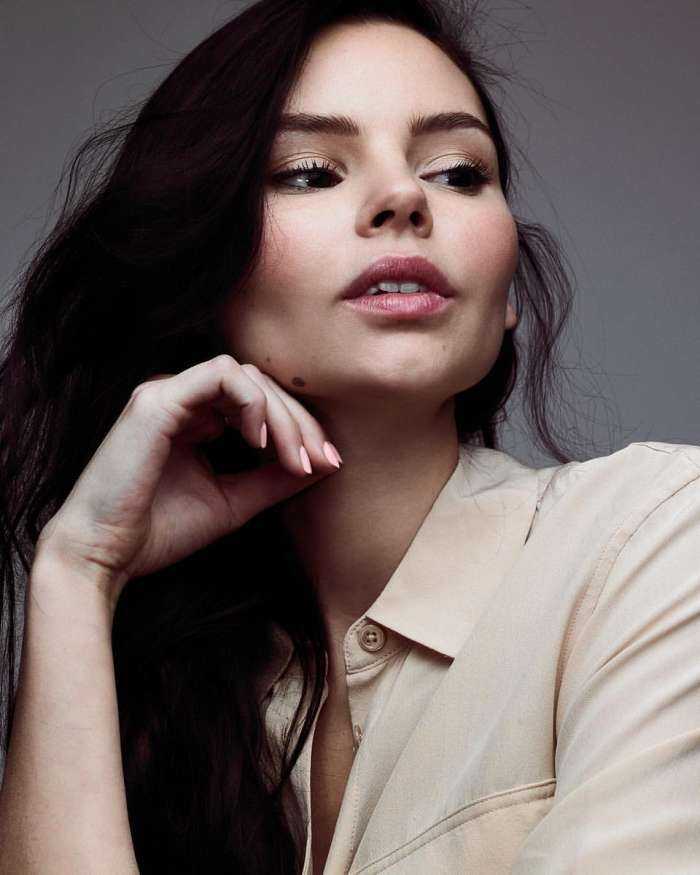 Элайн Пауэлл на фото