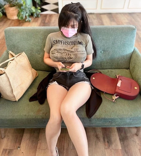 Грудастые девчонки на фото