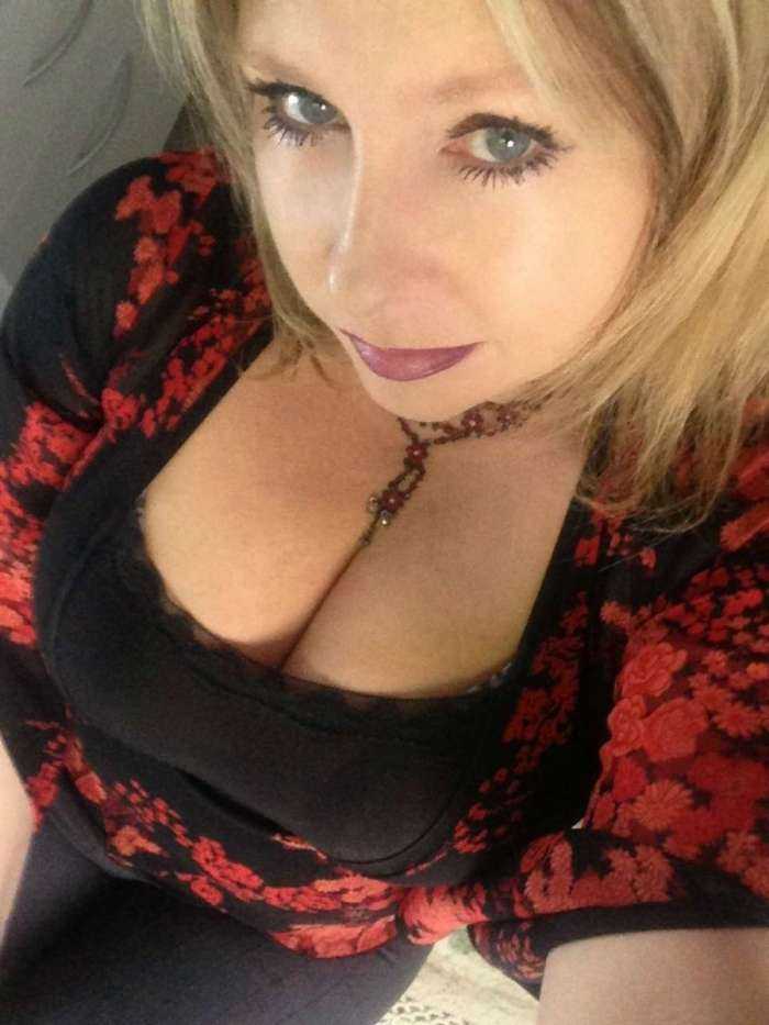 Зрелая красивая грудь на фото