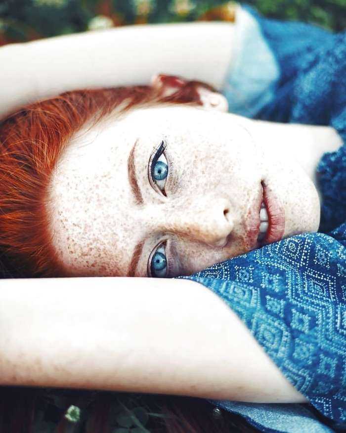 Рыжеволосые девушки с голубыми глазами на фото