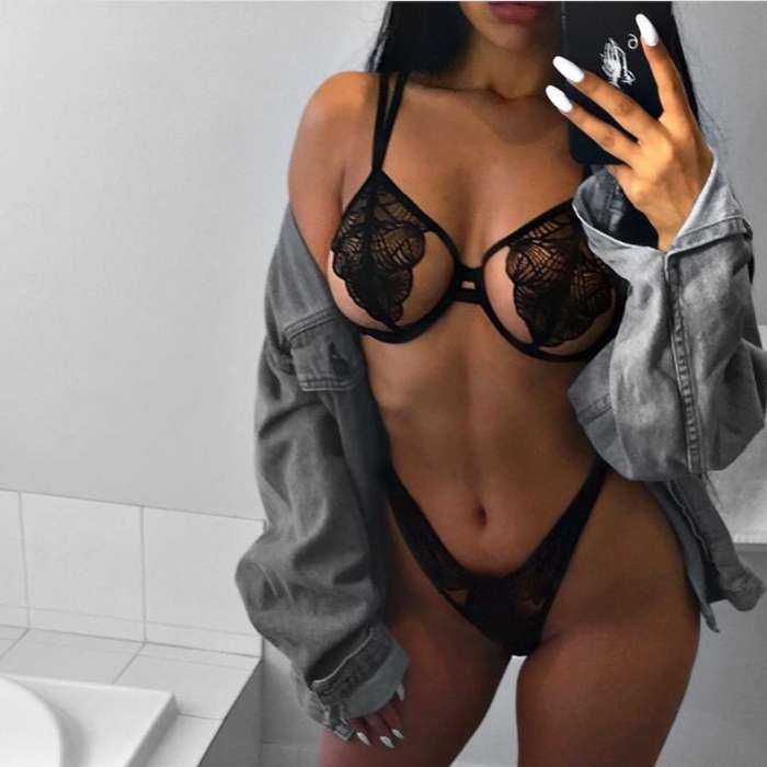 Красивая женская большая грудь на фото