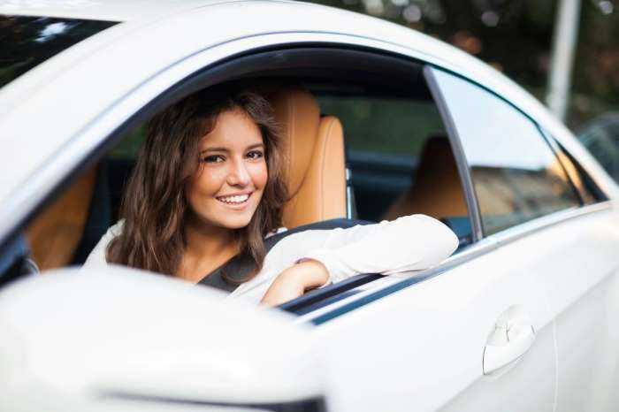 Женщины за рулем на фото