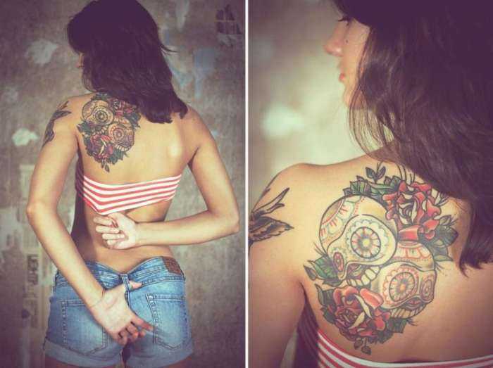 Тату на спинах девушек на фото