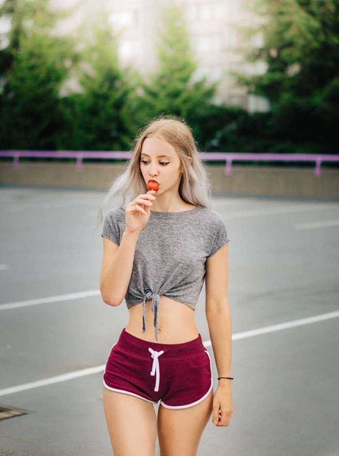 Девушки с узкой талией на фото