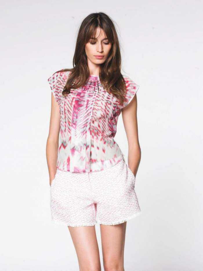 Кенза Фурати на фото