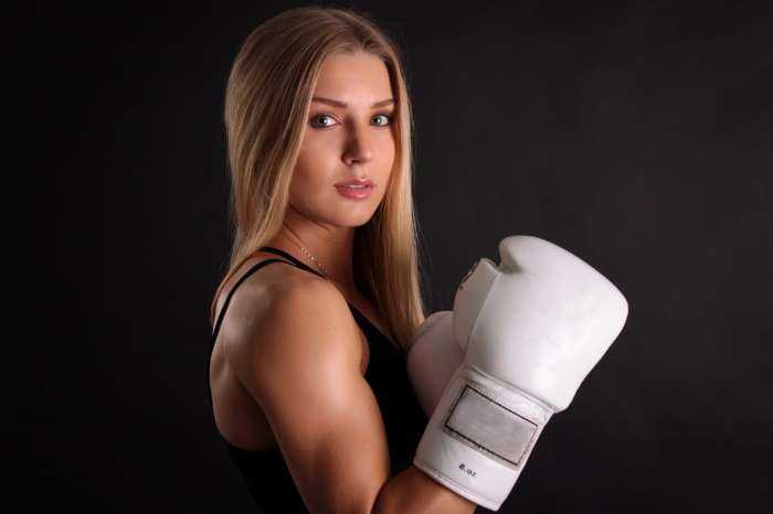 Красивые девушки бойцы на фото