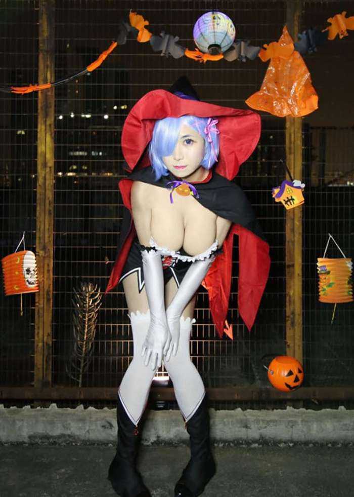 Страстная красотка с огромной армией поклонников доставляет наслаждение