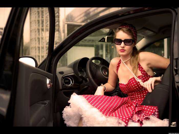 Женщины за рулем на фото