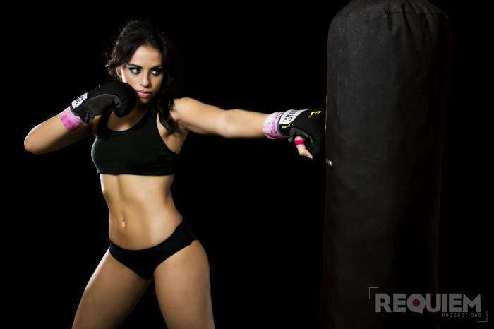 Красивые девушки бойцы на фото