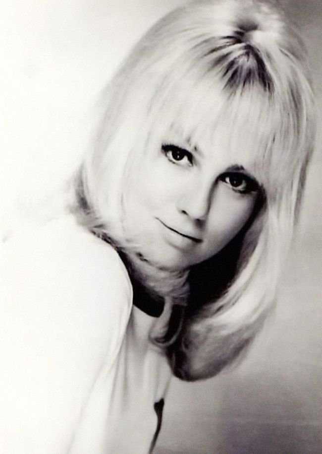 Милен Демонжо на фото