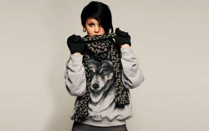 Девушки с короткими волосами на фото