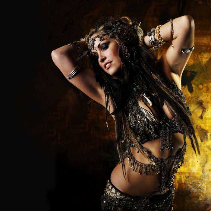 Красивые восточные девушки на фото