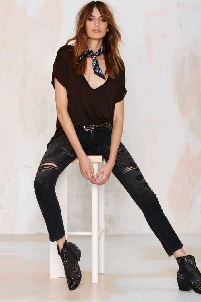 Кенза Фурати на фото