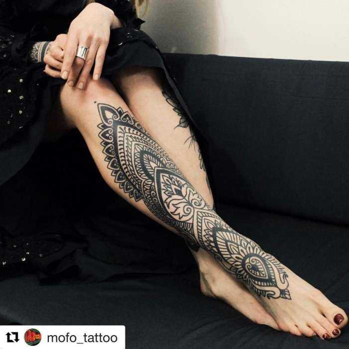 Татуировки на ногах у девушек на фото