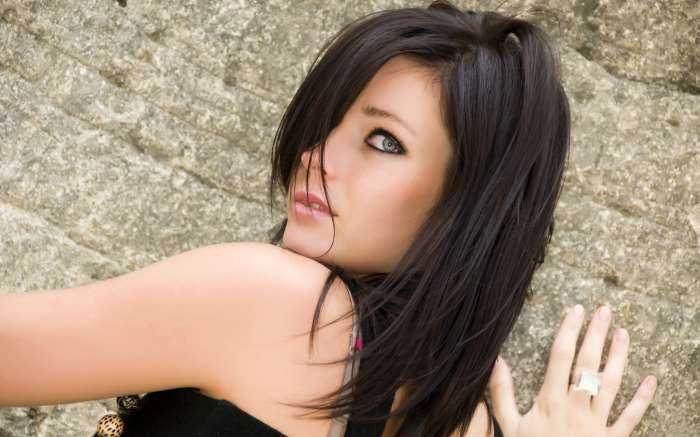 Девушки с прямыми волосами на фото