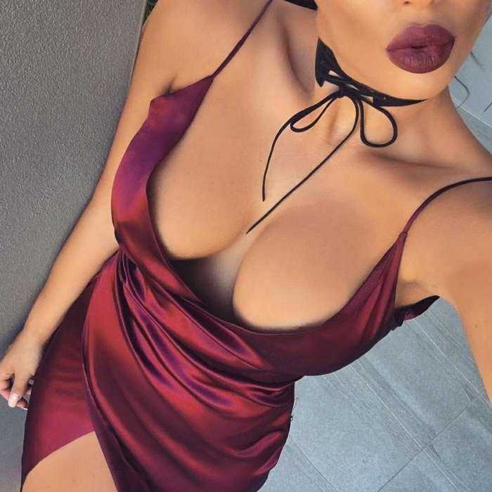 Леди в красном на фото