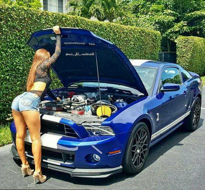 Крутые тачки и девушки на фото