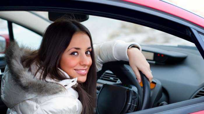 Женщины за рулем на фото