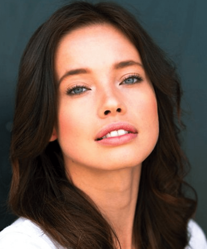 Стефани Корнелиуссен на фото