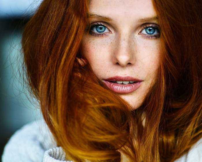 Рыжеволосые девушки с голубыми глазами на фото