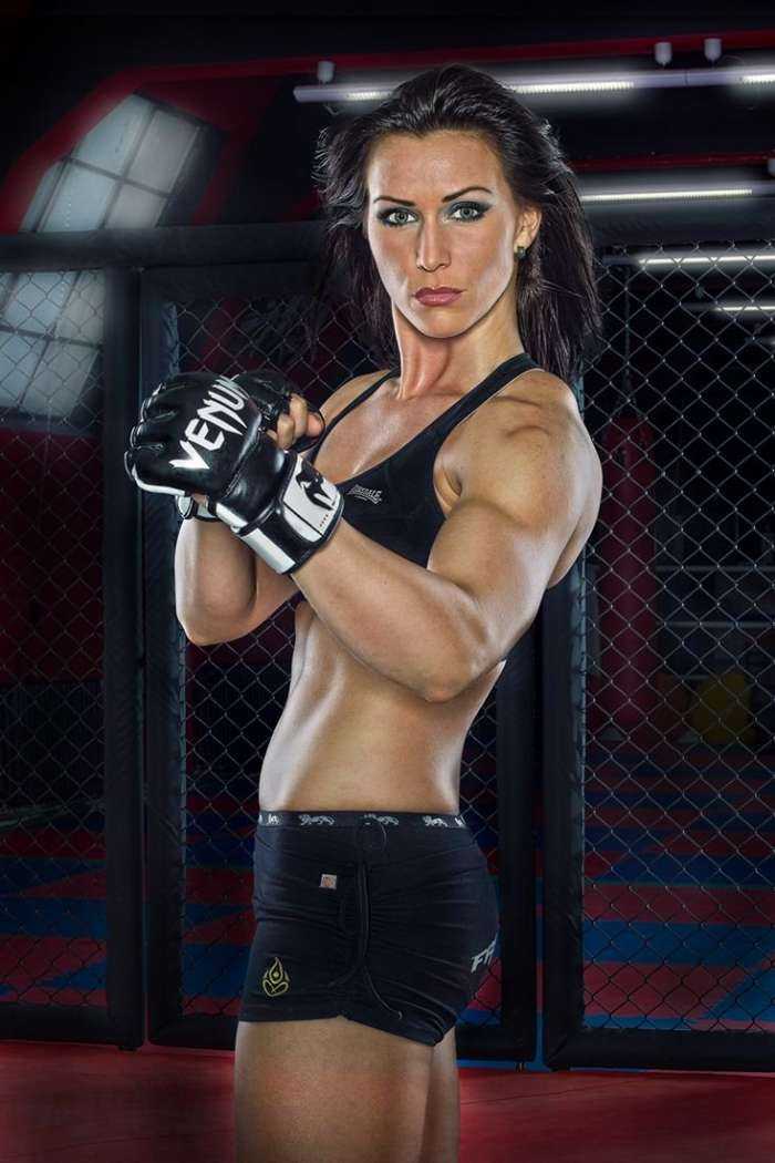 Красивые девушки бойцы на фото