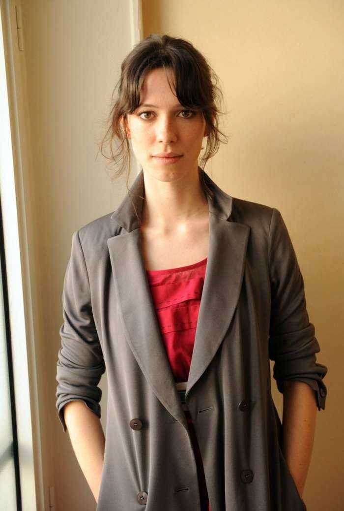 Ребекка Холл на фото