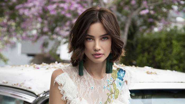 Стефани Корнелиуссен на фото