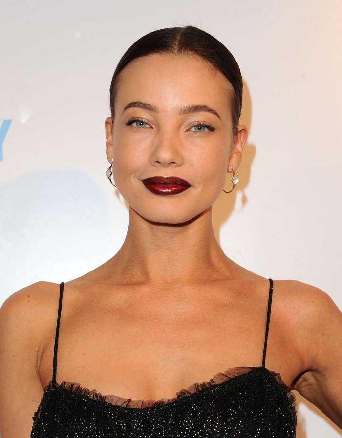 Стефани Корнелиуссен на фото