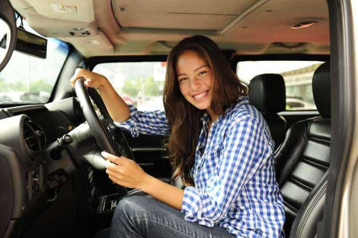 Женщины за рулем на фото